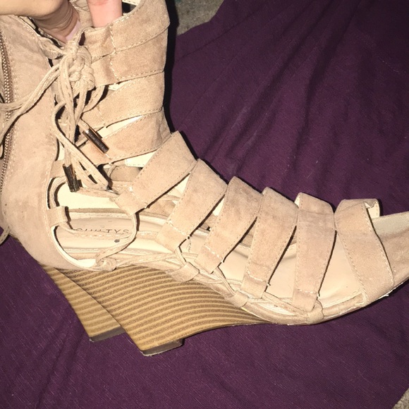 Heels💎 - Picture 3 of 3